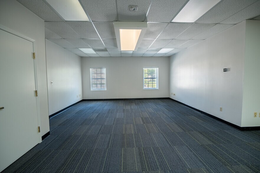 More Photos Of 300 W Main St, Lake Butler Storefront Retail Office For Sale