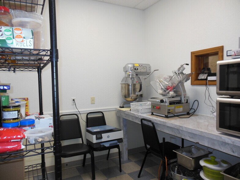 More Photos Of 3510 Cadillac Dr, Farwell Restaurant For Sale