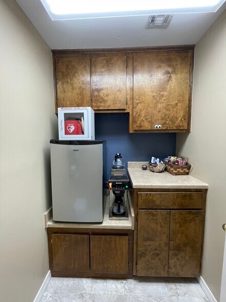 More Photos Of 220 N Phoenix Ave, Russellville Medical For Sale