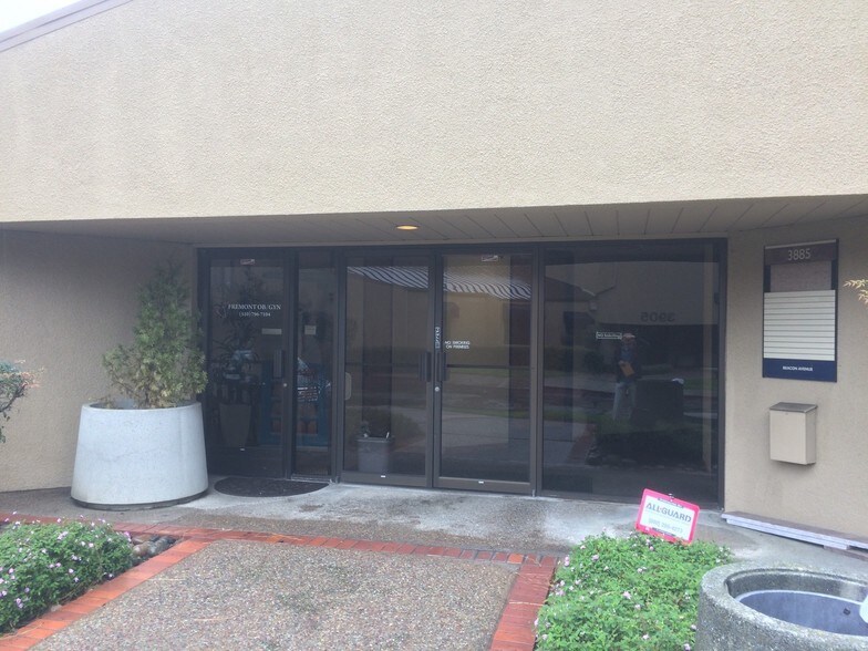 More Photos Of 3845-3885 Beacon Ave, Fremont Medical For Sale