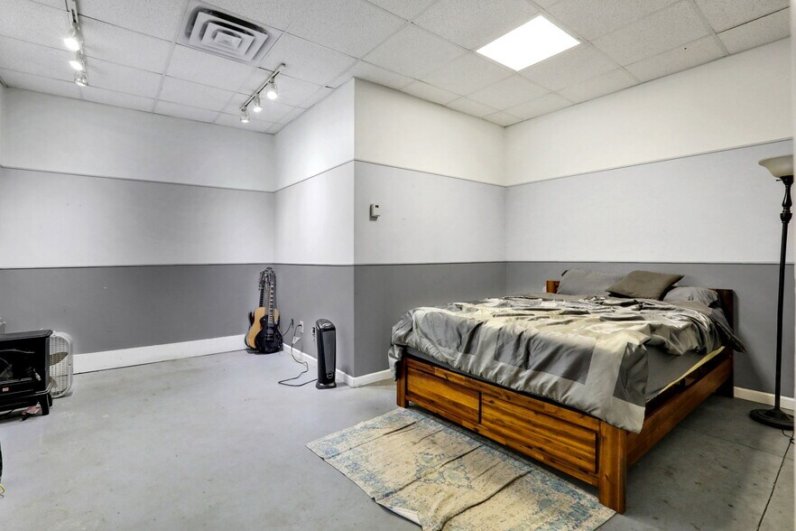 More Photos Of 269 Stone Schoolhouse Rd, Bloomingburg Warehouse For Sale