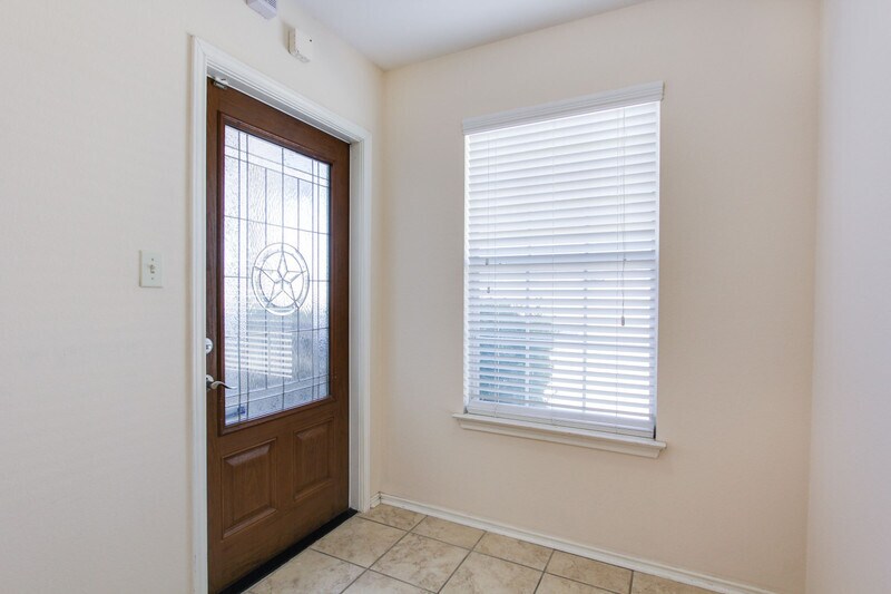 More Photos Of 1712 N Interstate 35, San Marcos Office For Sale