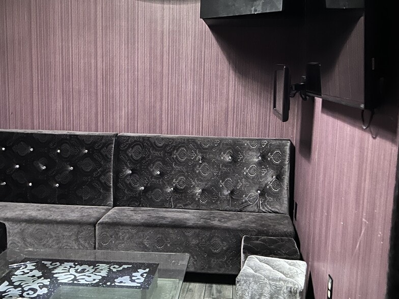 More Photos Of 1017 Front St, Sacramento Storefront Retail Office For Sale