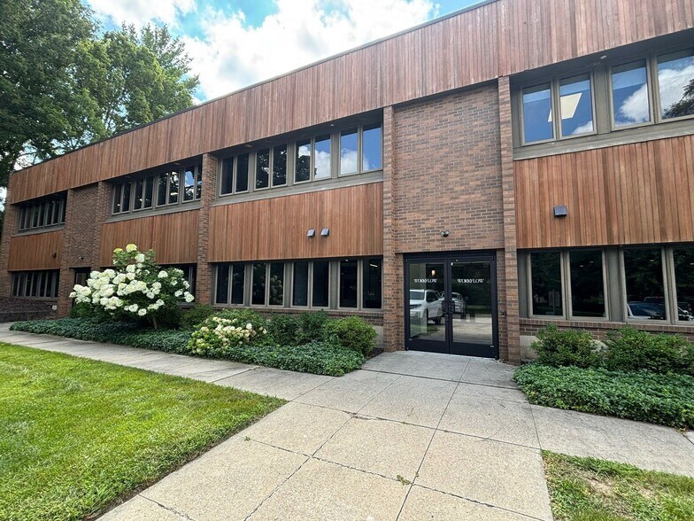 Primary Photo Of 7177 Hickman Rd, Urbandale Office For Sale