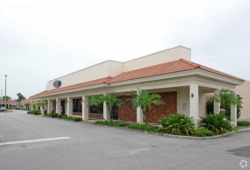 More Photos Of 842-878 N Military Trl, West Palm Beach Unknown For Lease