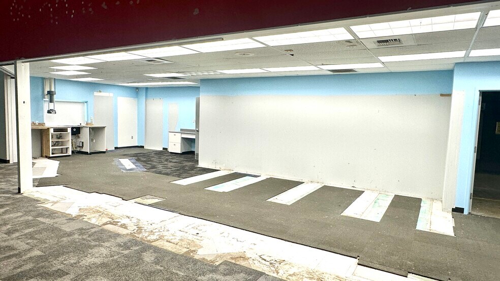 More Photos Of 1818 Philo Rd, Urbana Drugstore For Lease