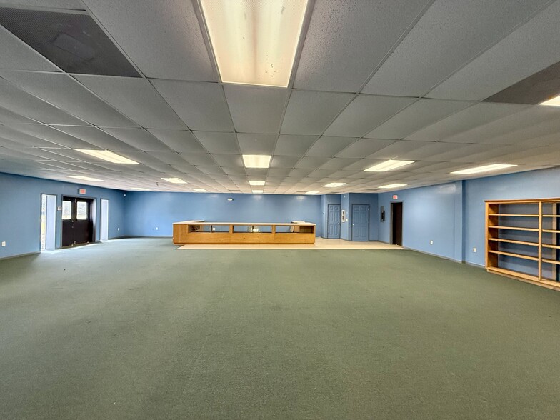 More Photos Of 7914 Browns Ferry Rd, Georgetown Light Distribution For Sale