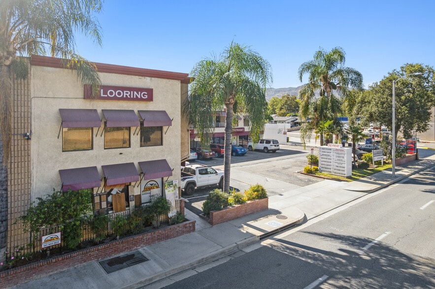 More Photos Of 23942-23945 Lyons Ave, Santa Clarita Storefront Retail Office For Lease