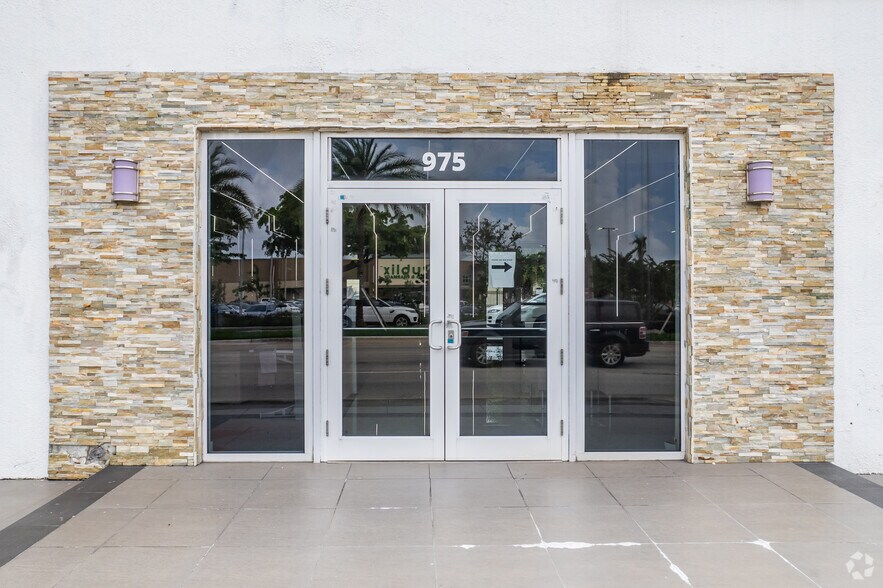 More Photos Of 975 N Miami Beach Blvd, North Miami Beach Coworking Space