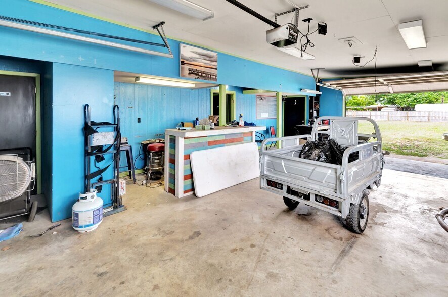 More Photos Of 23404 NW Zac Lentz Pky, Victoria General Retail For Sale