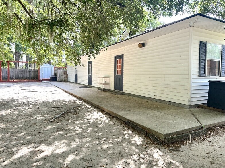 More Photos Of 794 King George Blvd, Savannah Schools For Lease