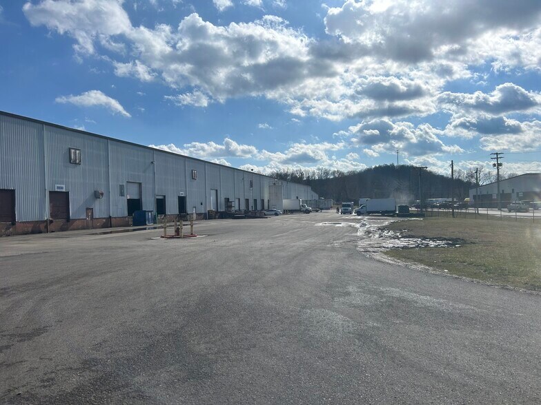 More Photos Of 203 Harris Dr, Poca Industrial For Sale