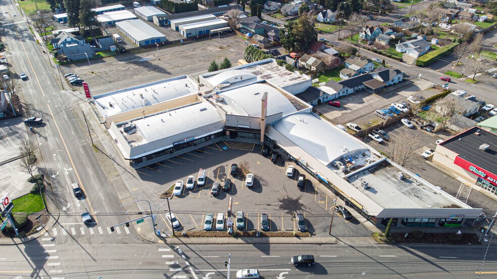 More Photos Of 3504-3536 NE 3rd Ave, Camas General Retail For Lease