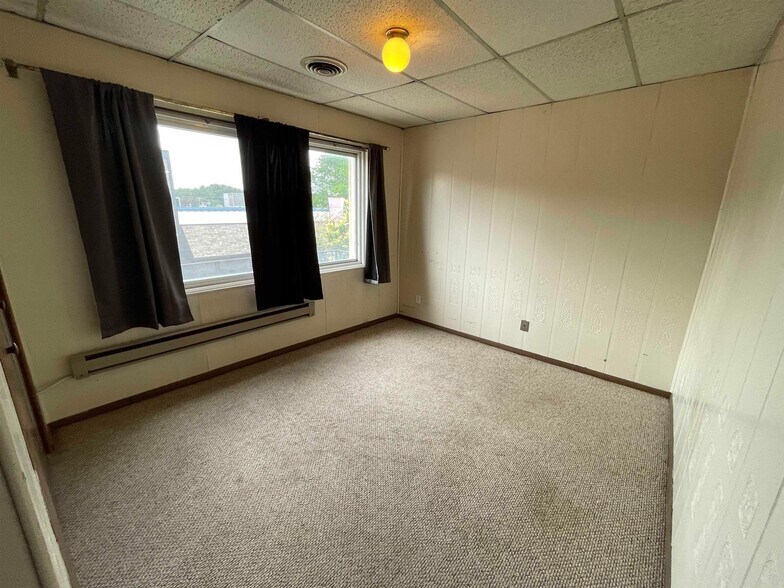 More Photos Of 1 S Frederick Ave, Oelwein Storefront Retail Residential For Sale