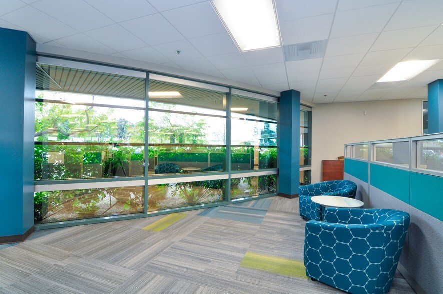 More Photos Of 8911 Balboa Ave, San Diego Office For Sale