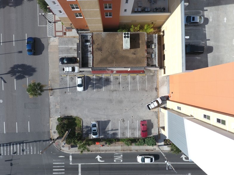 More Photos Of 692 N Orange Ave, Orlando Freestanding For Lease