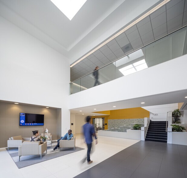 More Photos Of 3111 N Tustin Ave, Orange Office For Lease