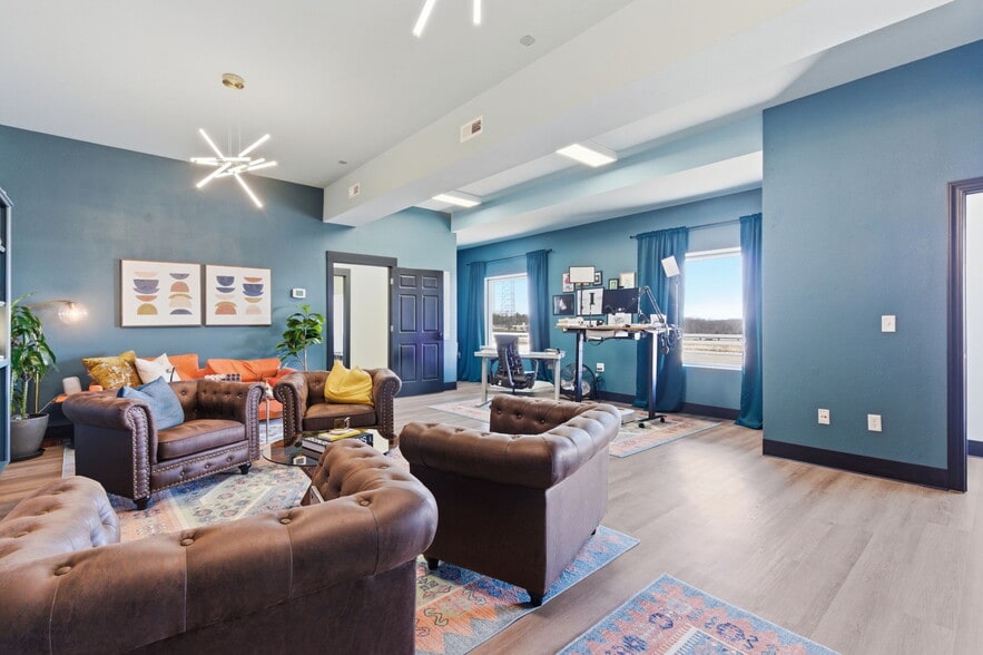 More Photos Of 10923 State Highway 176, Walnut Shade Office For Sale
