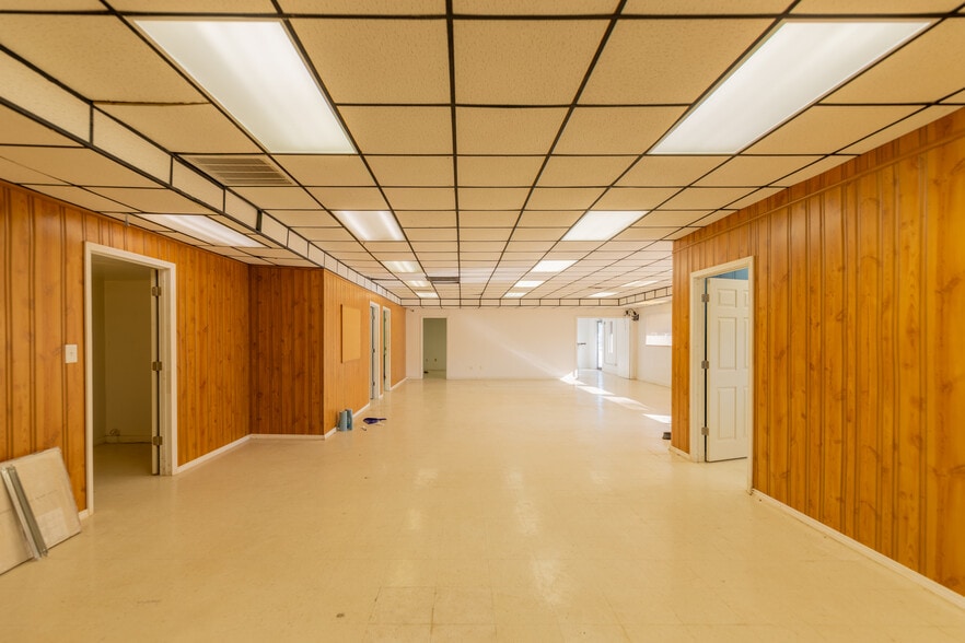 More Photos Of 2012 S Main St, Stillwater Medical For Sale