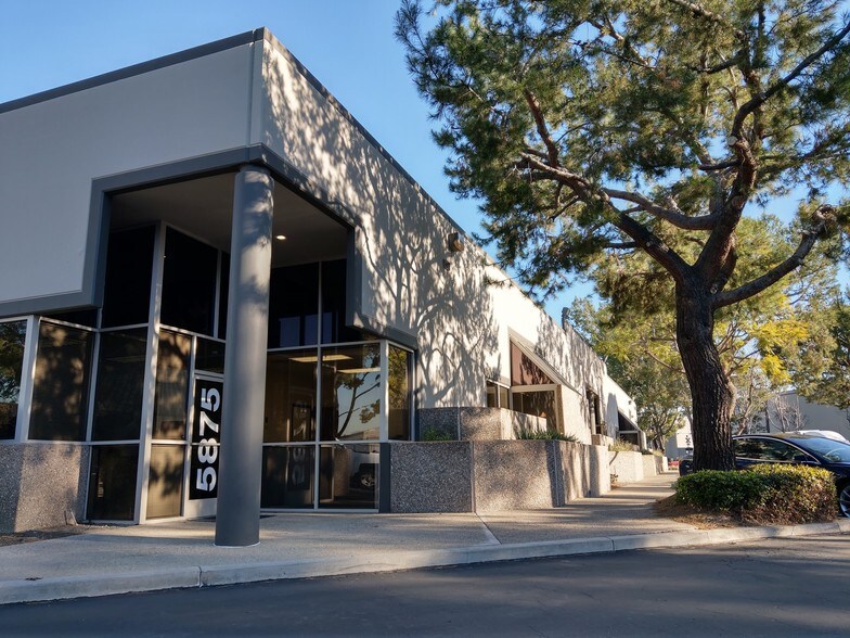 More Photos Of 5873-5895 Rickenbacker Rd, Commerce Light Distribution For Lease
