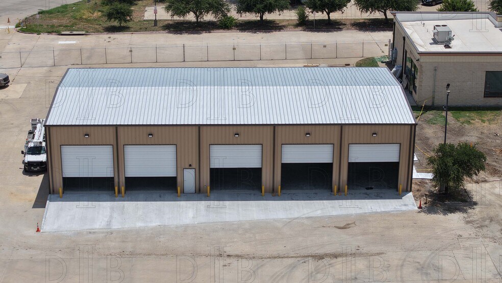 More Photos Of 1720 S Town East Blvd, Mesquite Service For Lease