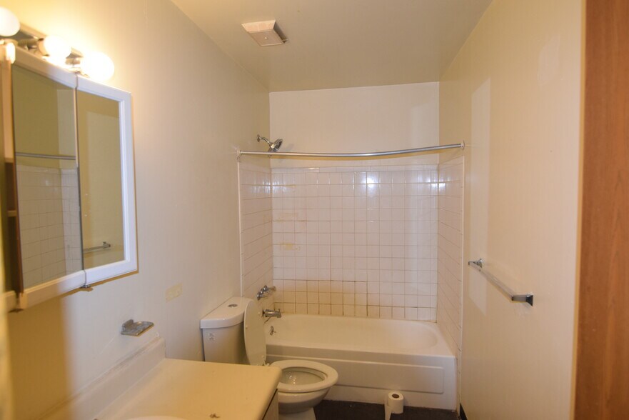 More Photos Of 4289 E 167th St, Cleveland Apartments For Sale