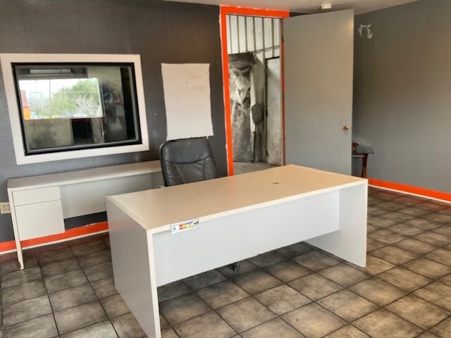 More Photos Of 1517 W Main St, La Porte Auto Repair For Sale