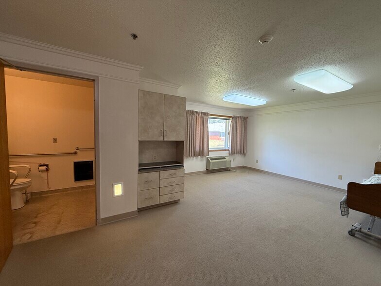 More Photos Of 702 Cedar Ave, Laurel Multifamily For Sale