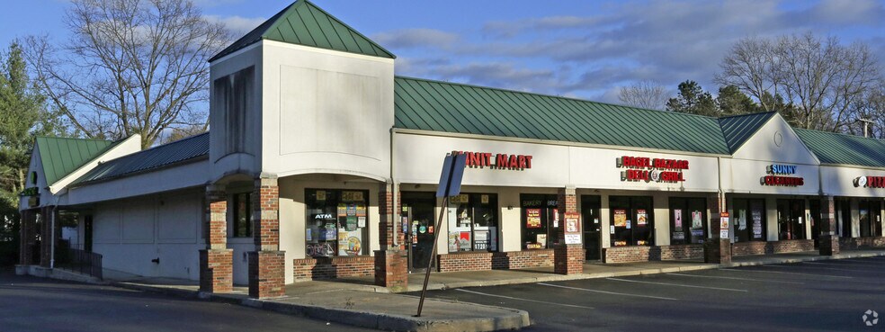 More Photos Of 491 Manalapan Rd, Spotswood General Retail For Lease