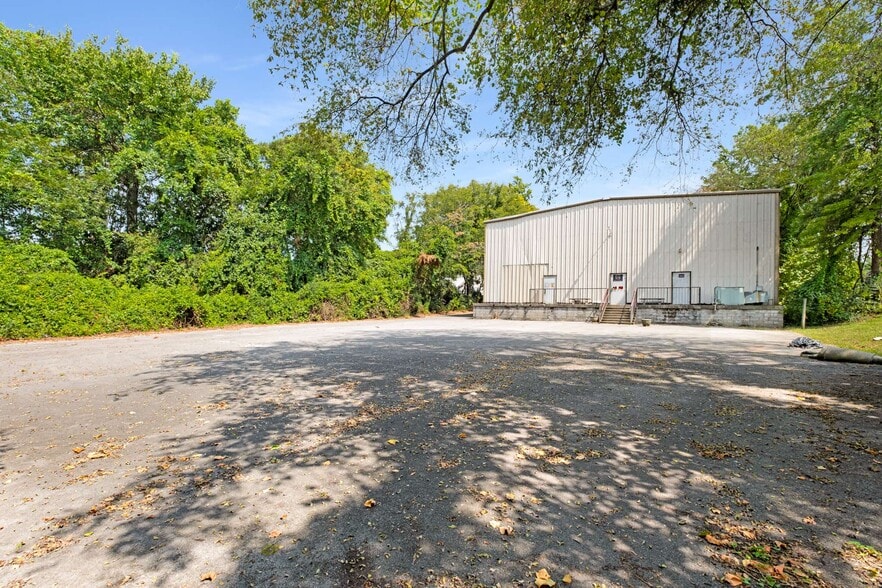 More Photos Of 802 S Church St, Murfreesboro Industrial For Lease