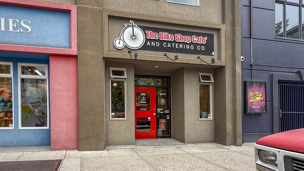 More Photos Of 1357 Ellis St, Kelowna Office For Sale