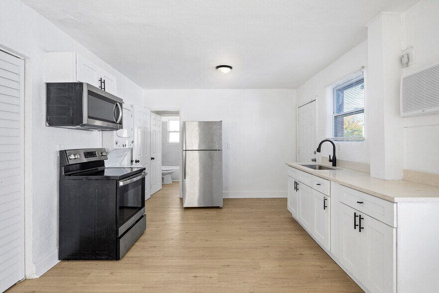 More Photos Of 1761 19th St S, Saint Petersburg Apartments For Sale