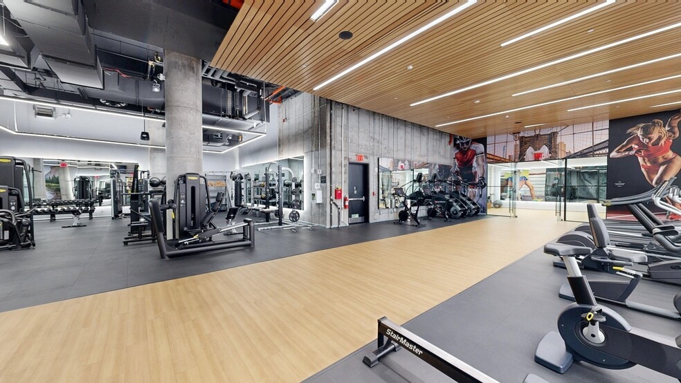 More Photos Of 25 Kent Ave, Brooklyn Office For Lease