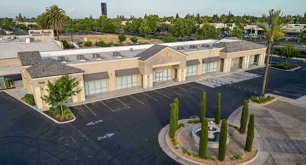 More Photos Of 7050 N Palm Ave, Fresno Office For Lease