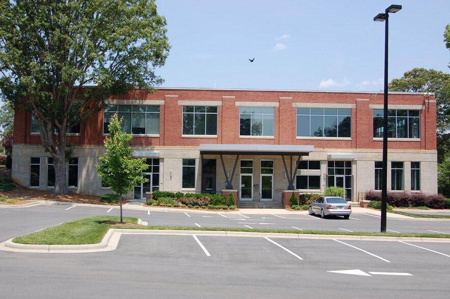 More Photos Of 2459 Wilkinson Blvd, Charlotte Loft Creative Space For Lease