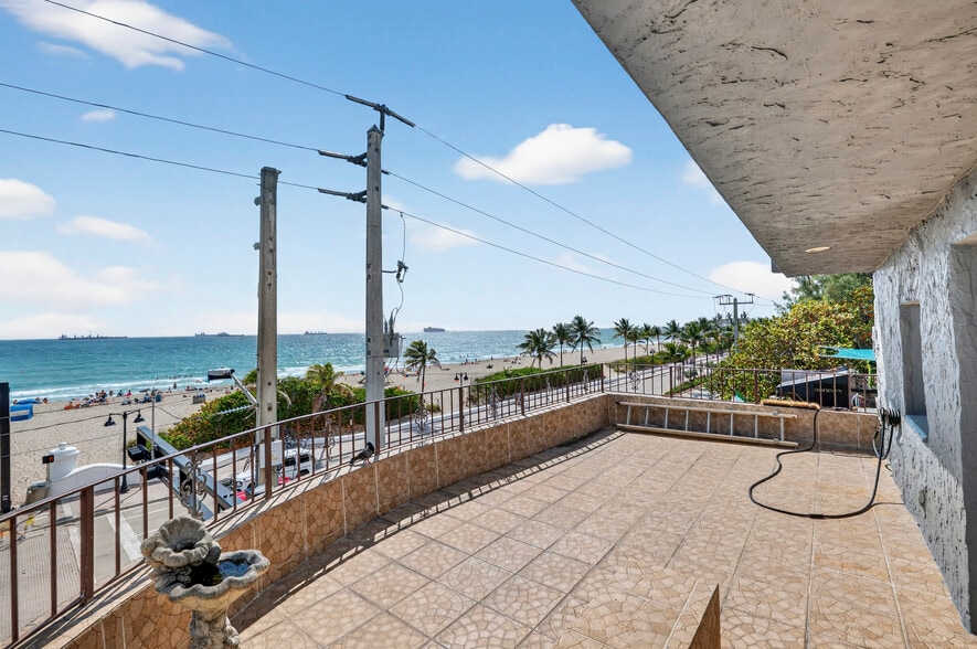 More Photos Of 853 N Fort Lauderdale Beach Blvd, Fort Lauderdale Storefront Retail Residential For Sale