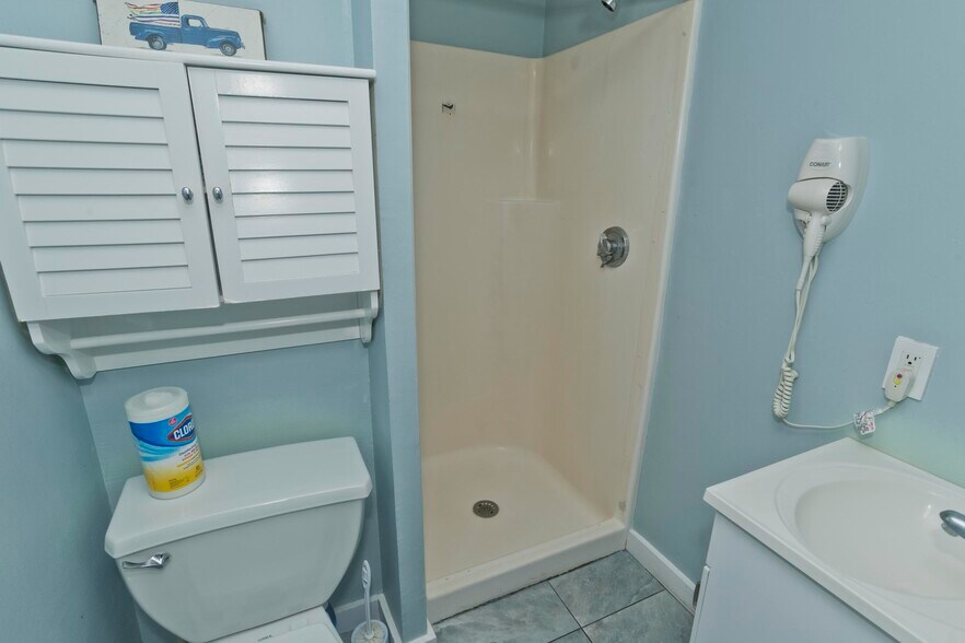 More Photos Of 265 Commercial St, Provincetown Flex For Sale