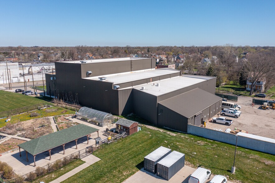More Photos Of 2221-2241 Bellevue St, Detroit Warehouse For Lease