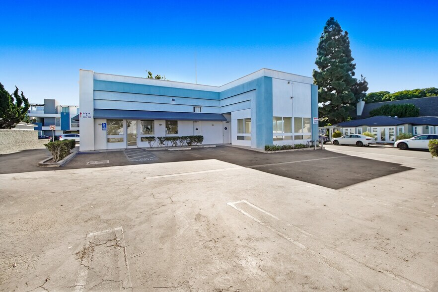 More Photos Of 927 Manhattan Beach Blvd, Manhattan Beach Storefront Retail Office For Sale