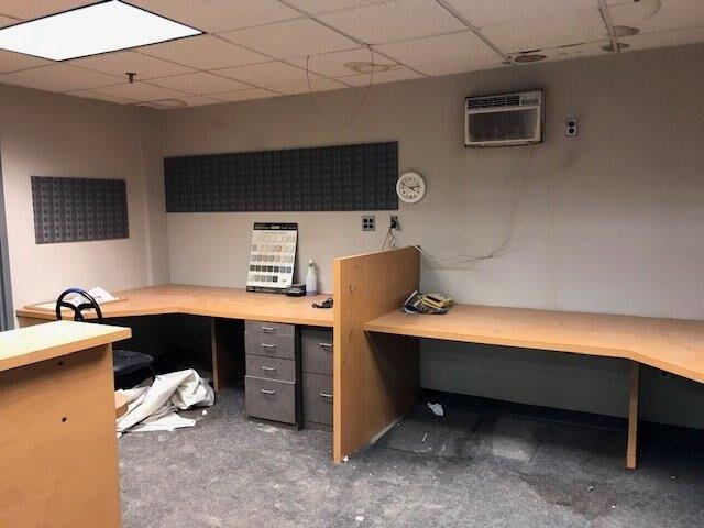 More Photos Of 20 N Front St, Bally Distribution For Sale