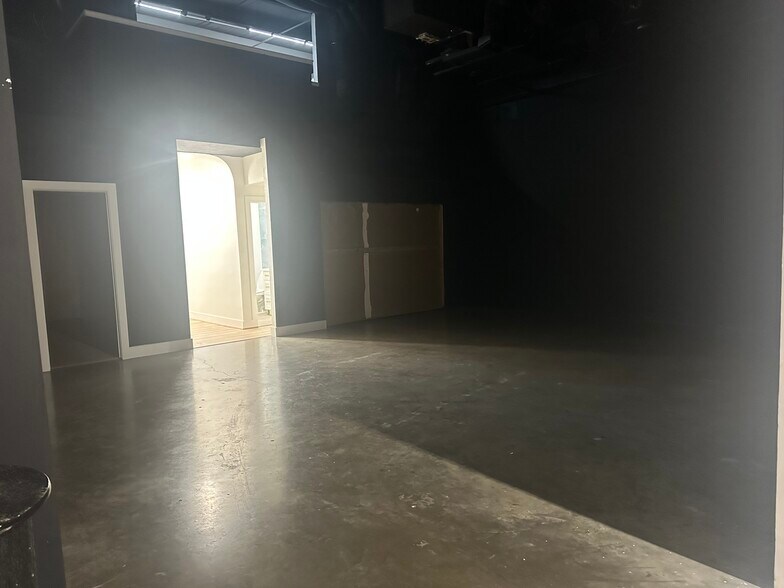 More Photos Of 2955 S Sam Houston Pky E, Houston Flex For Lease