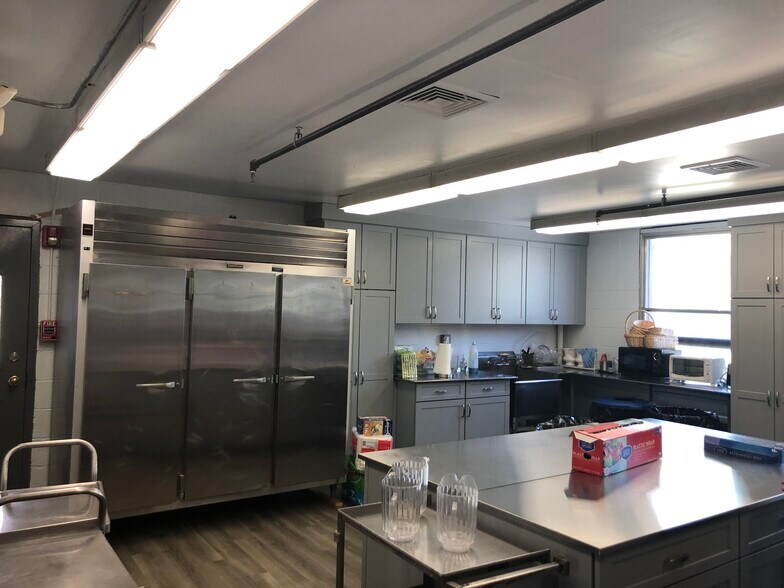 More Photos Of 2966 Crompond Rd, Yorktown Heights Schools For Lease