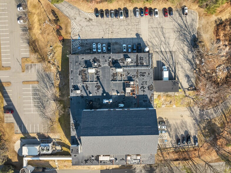 More Photos Of 10 Cabot St, Southbridge Warehouse For Lease