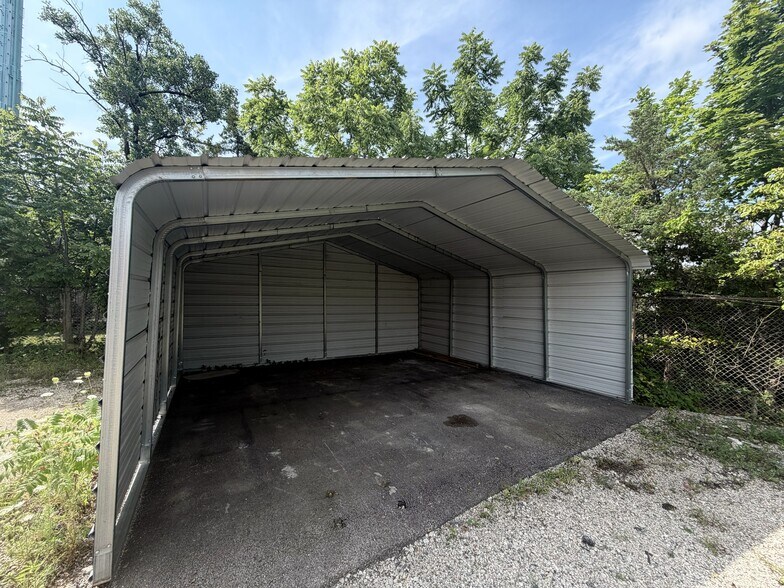 More Photos Of 72 East St, Crystal Lake Light Manufacturing For Lease