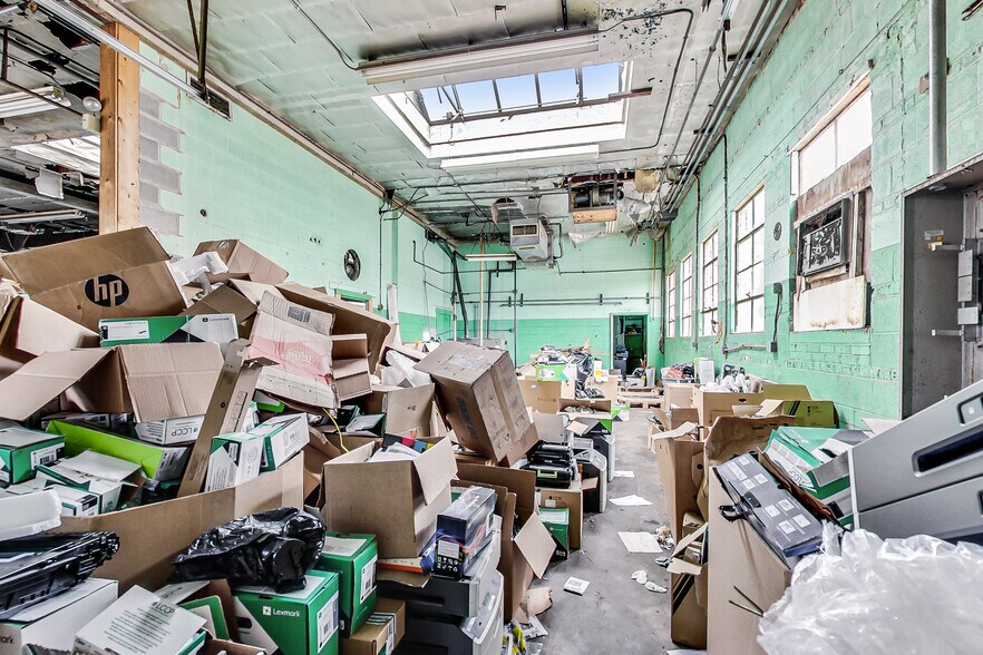 More Photos Of 8101 Ridgeway Ave, Skokie Warehouse For Sale