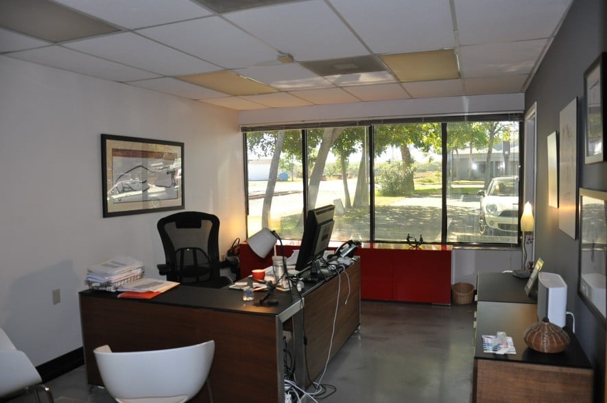 More Photos Of 626 Lakeview Rd, Clearwater Medical For Lease