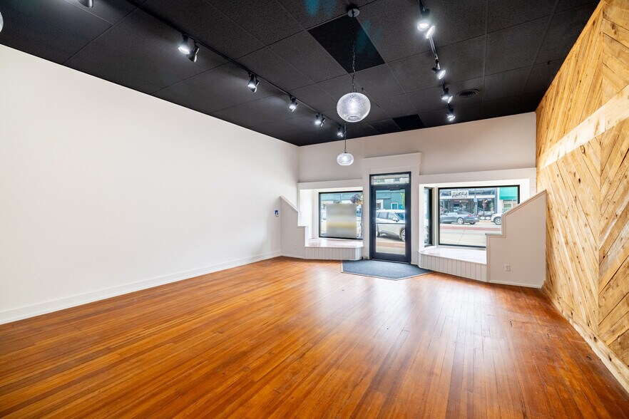 More Photos Of 108 S Santa Fe Ave, Salina General Retail For Lease
