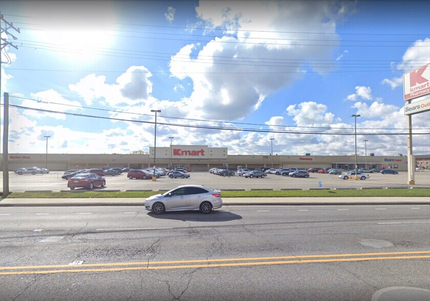 Primary Photo Of 7325-7333 W 79th St, Bridgeview Unknown For Lease