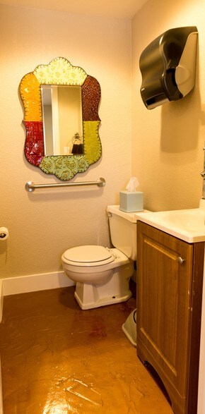 More Photos Of 4498 49th St N, Saint Petersburg Office For Sale