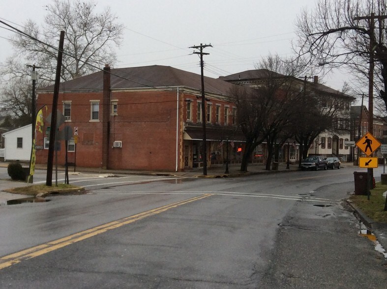 More Photos Of 19-27 N Main St, Woodstown Storefront Retail Residential For Lease